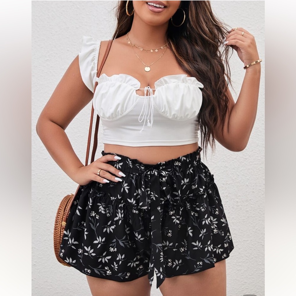 SHEIN Black Floral High Waist Shorts